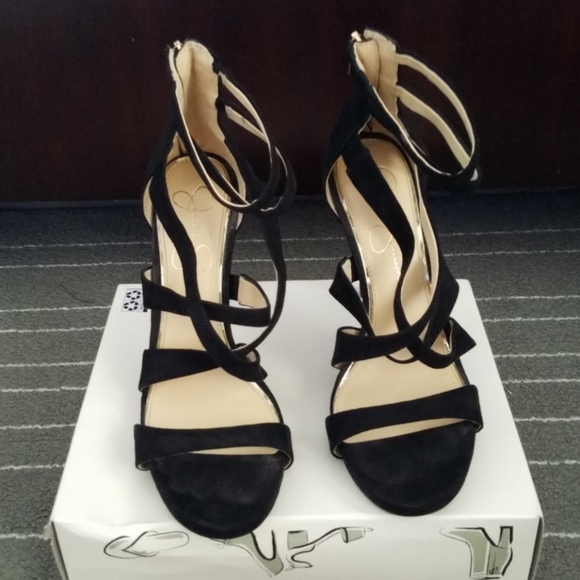 Heels - Picture 2 of 4